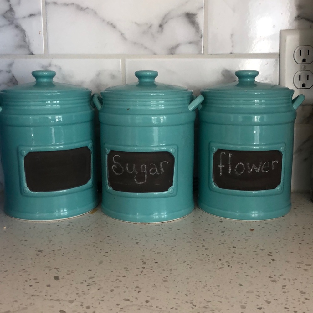 Kitchen storage set.